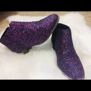 Old Navy size 2 ankle boots
